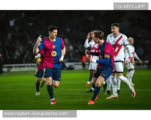 中超激战巴萨与多特蒙德战成平局红牌事件引发全场热议与数据分析