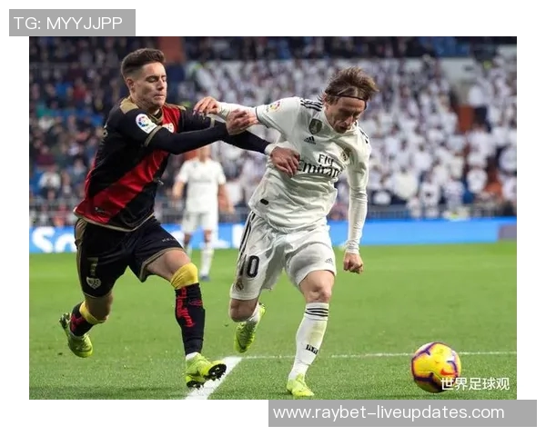 西甲激战：AC米兰狂胜皇马六球引发全场狂欢解析